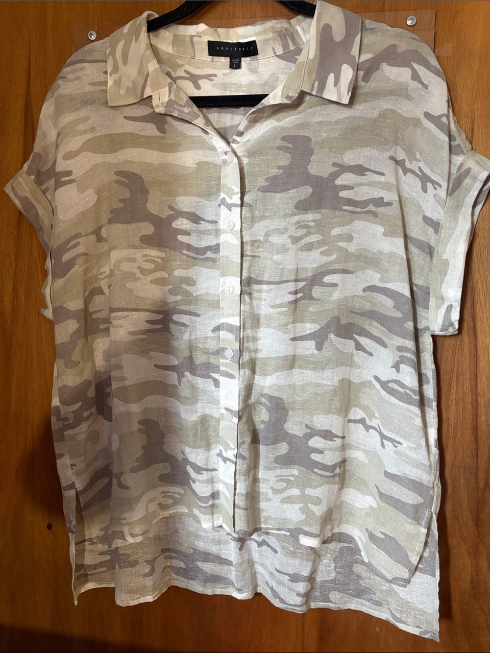 Sanctuary Beige and Taupe Camo Short-Sleeve Button-Up Shirt
